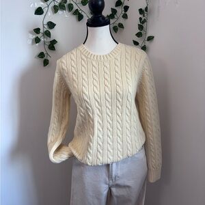 Classic Tommy Hilfiger Long sleeve Cable Knit Crewneck Sweater Butter Yellow